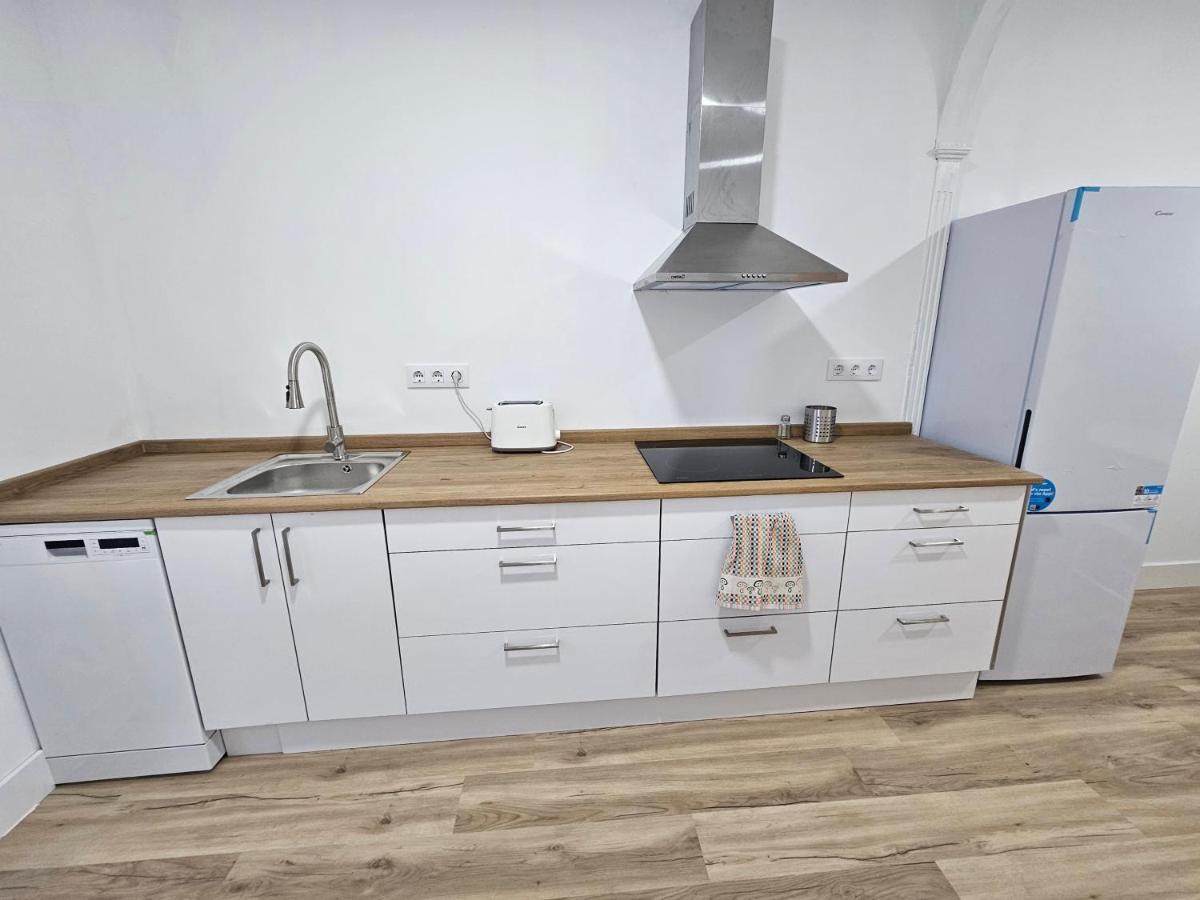 Apartamentos En El Centro - Plaza De Amboage - Wifi フェロル エクステリア 写真