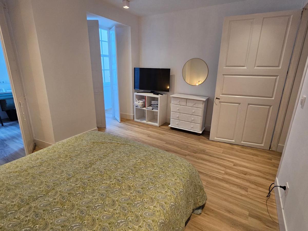 Apartamentos En El Centro - Plaza De Amboage - Wifi フェロル エクステリア 写真