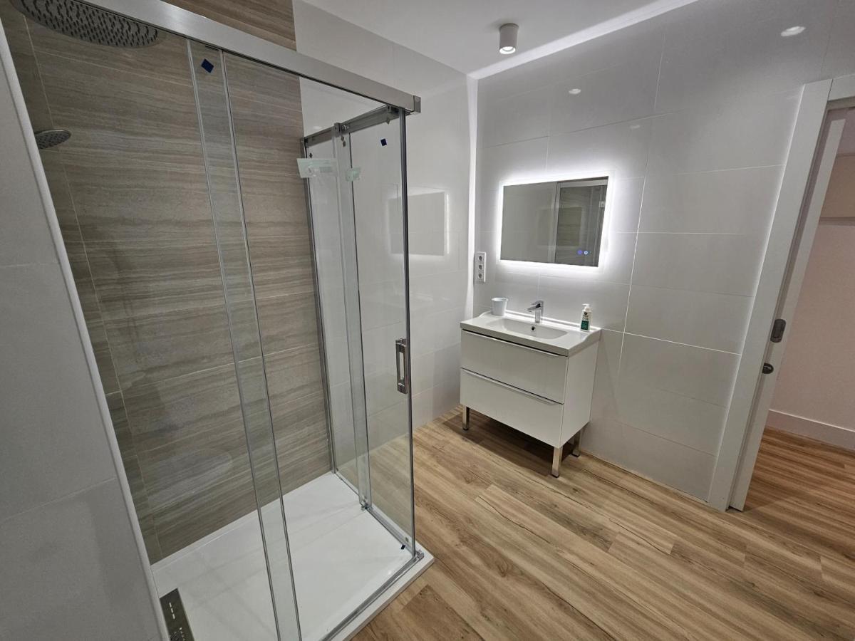 Apartamentos En El Centro - Plaza De Amboage - Wifi フェロル エクステリア 写真