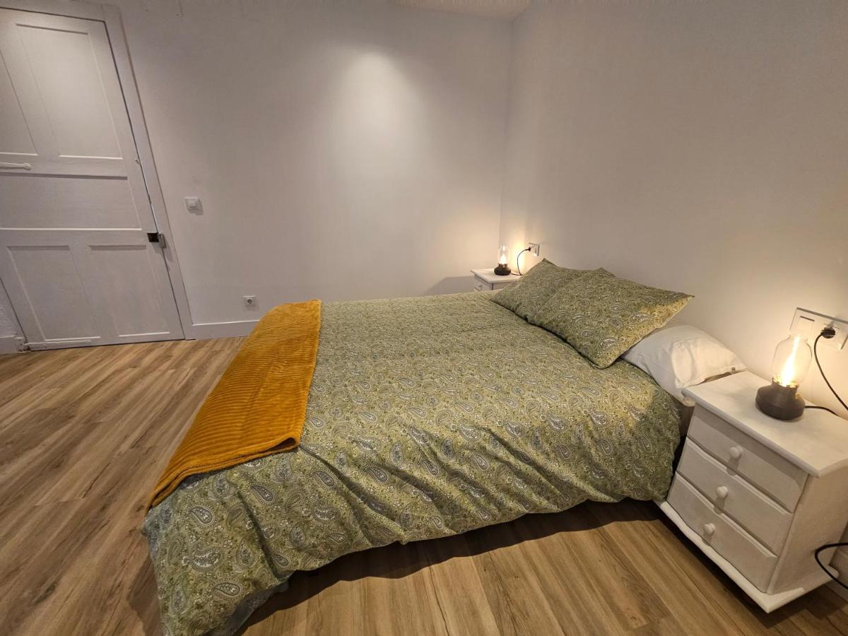 Apartamentos En El Centro - Plaza De Amboage - Wifi フェロル エクステリア 写真